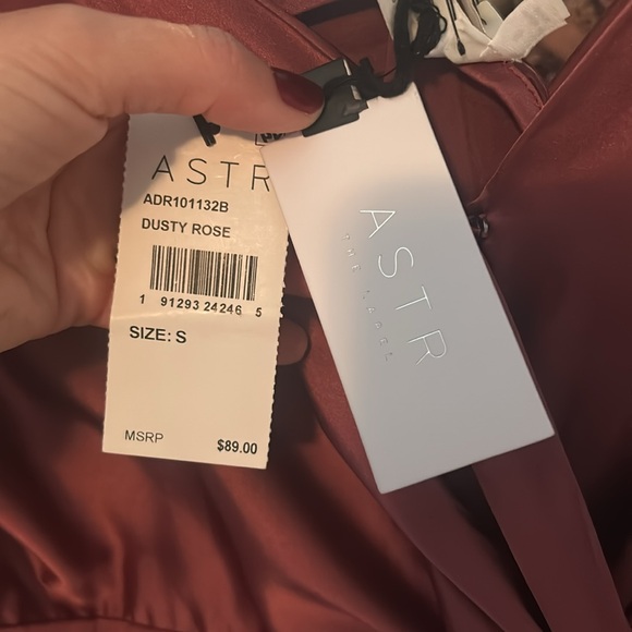 NWT MIDI Dress with Split. - Picture 3 of 4